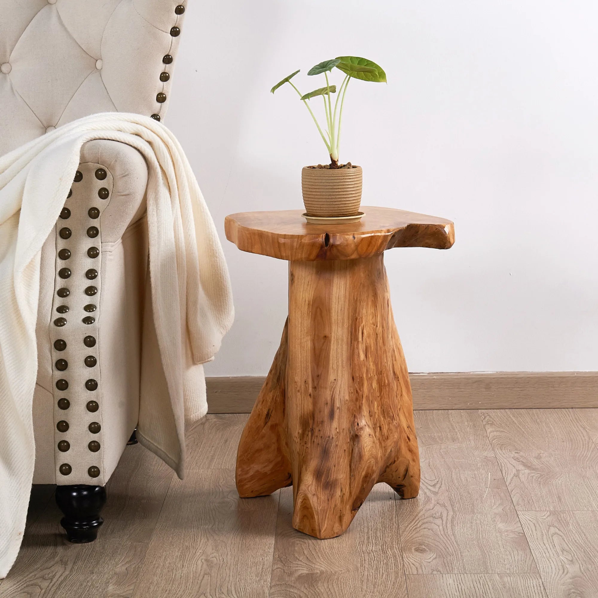 Cedar Wood Flower Stand End Table (13.5" x 15.5" x 19.5")