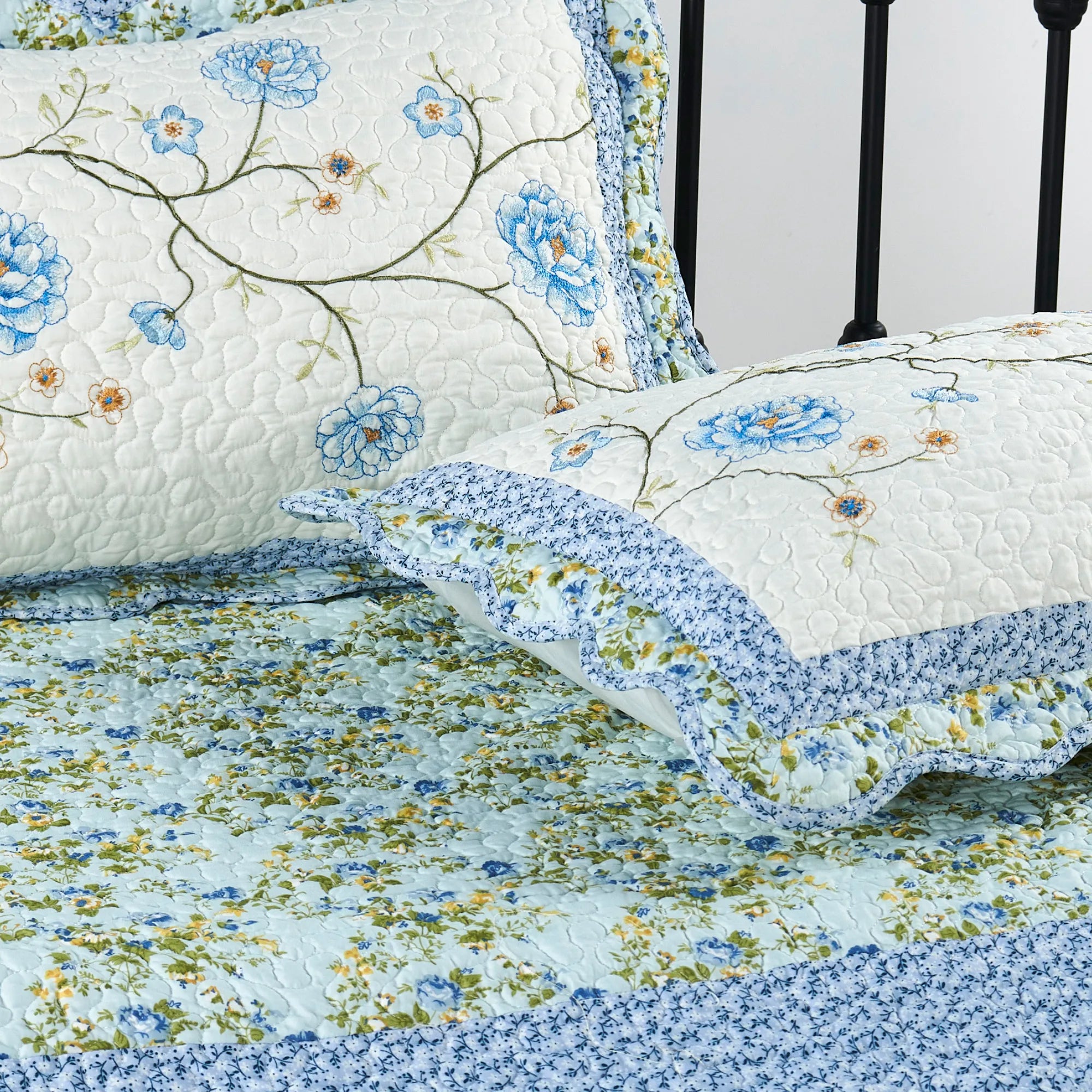 4 Piece Dorset Daybed Bedspread Cover Set (75" x 39")