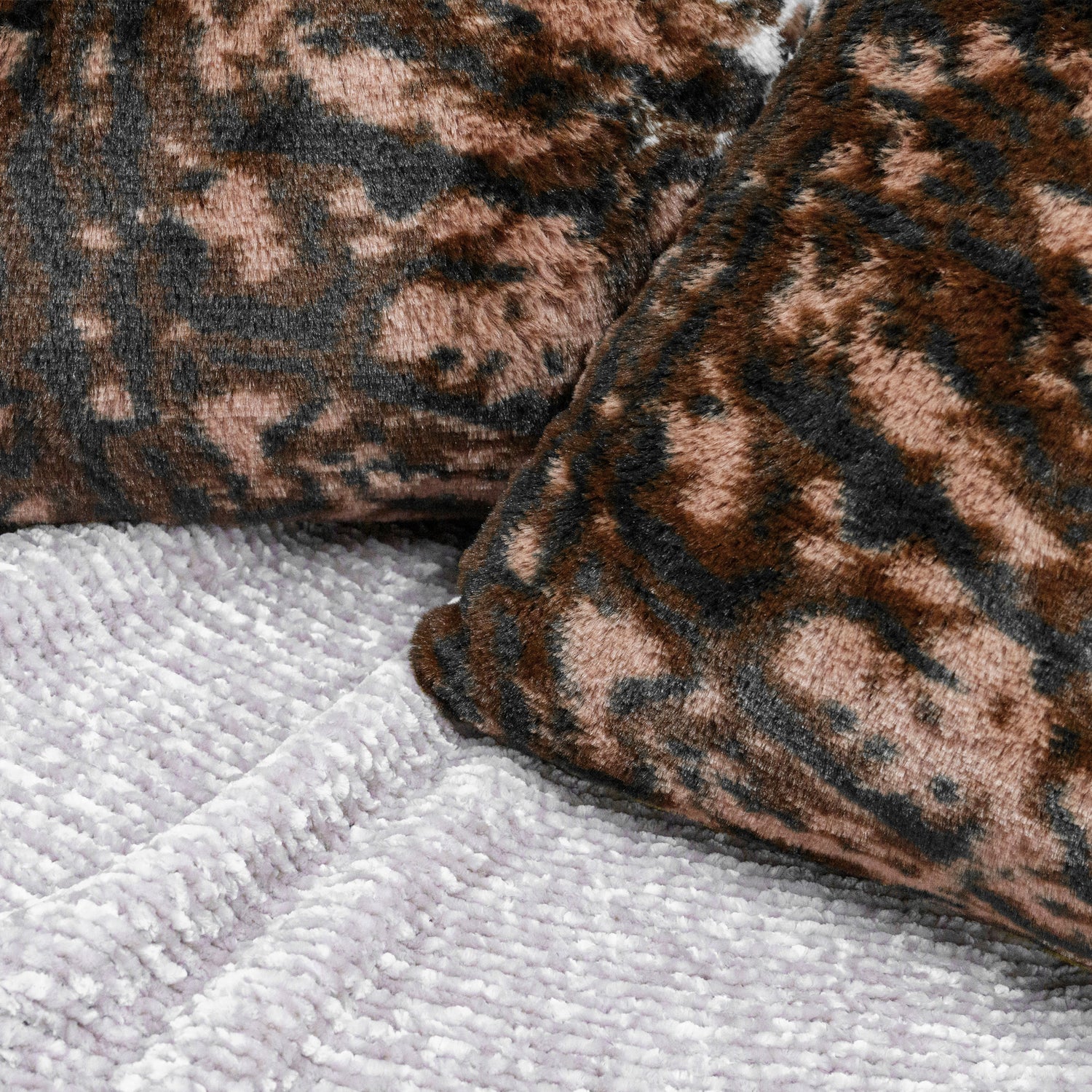 ML LEOPARD Faux Fur 2 Piece Decorative Pillow Covers (20" x 20")