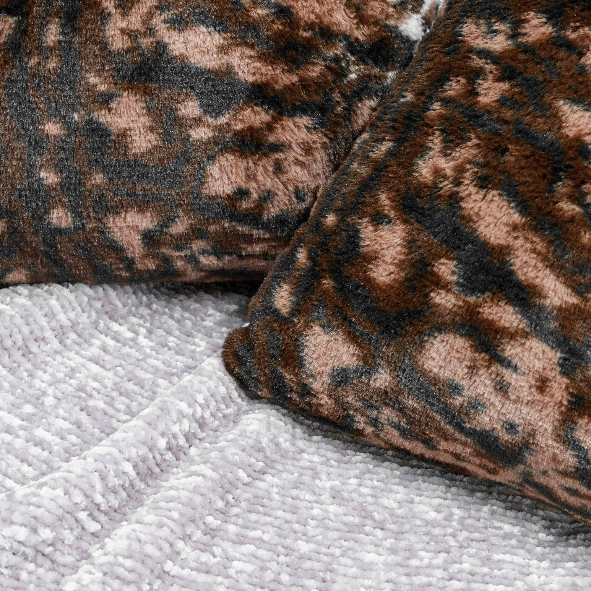 ML LEOPARD Faux Fur 2 Piece Decorative Pillow Covers (20" x 20")