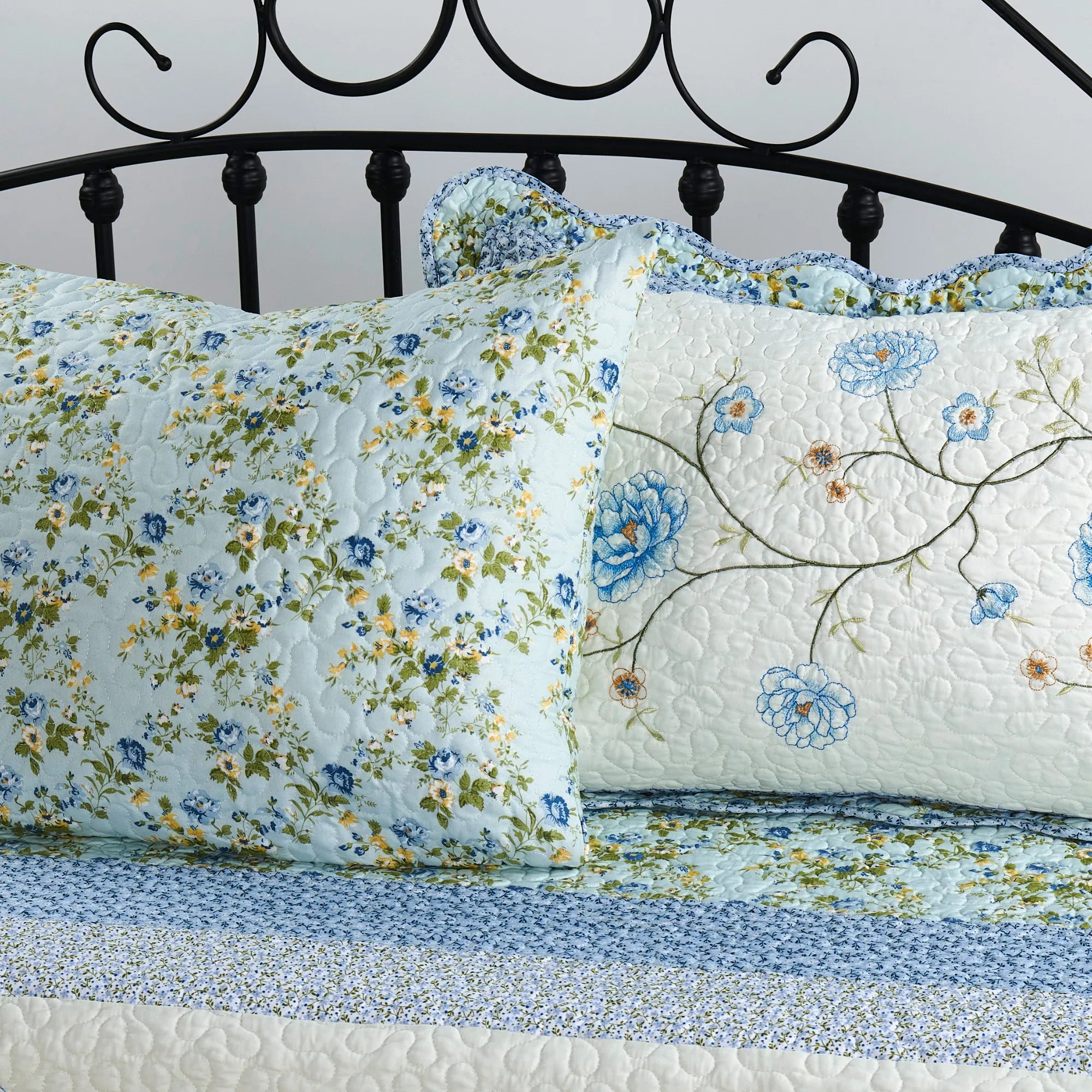 4 Piece Dorset Daybed Bedspread Cover Set (75" x 39")