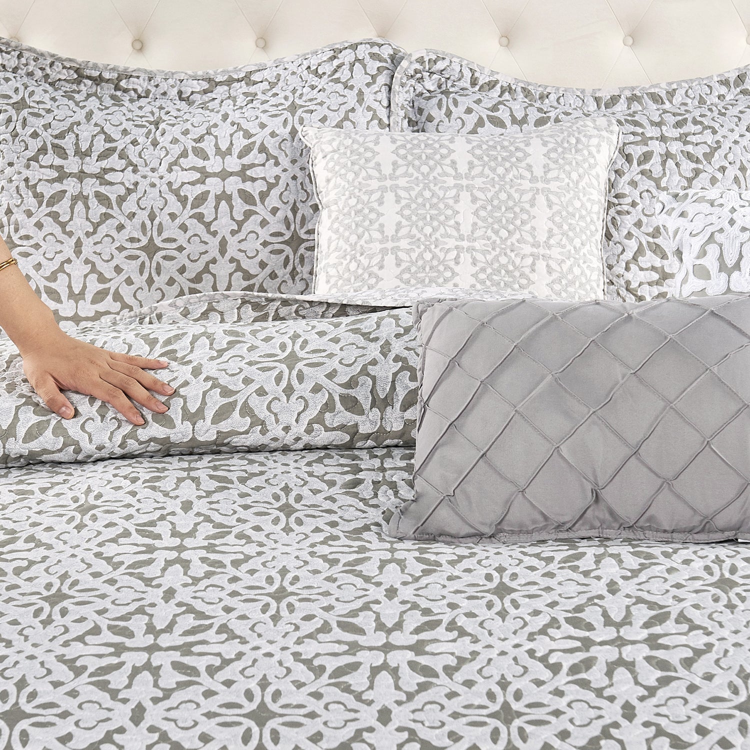 6 Piece Bellamy Printed Microfiber Quilt Bedspread Set