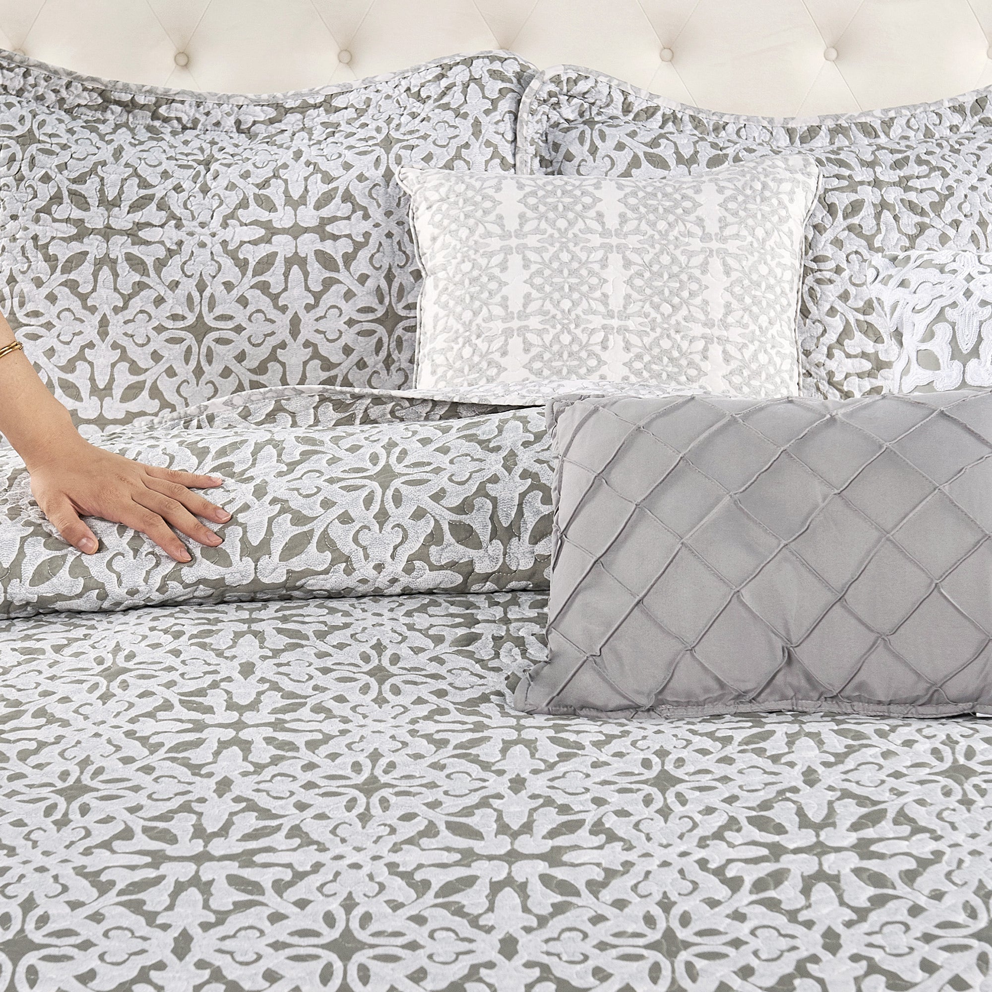 6 Piece Bellamy Printed Microfiber Quilt Bedspread Set