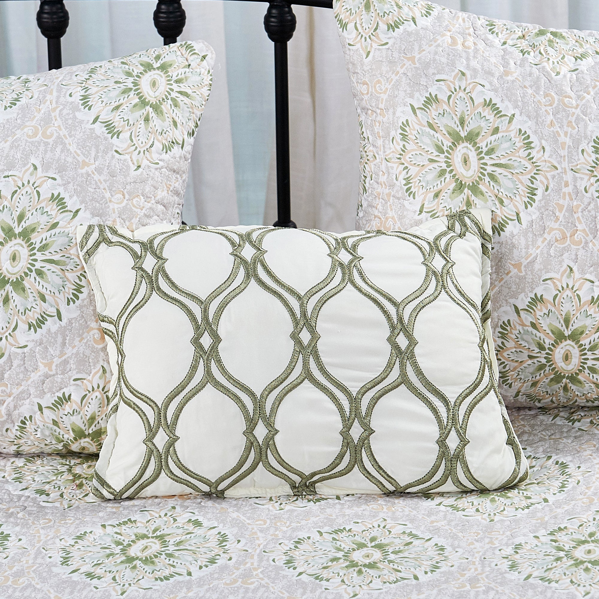 6 Piece Bloom Medallion Damask Daybed Bedspread Cover Set (75" x 39")