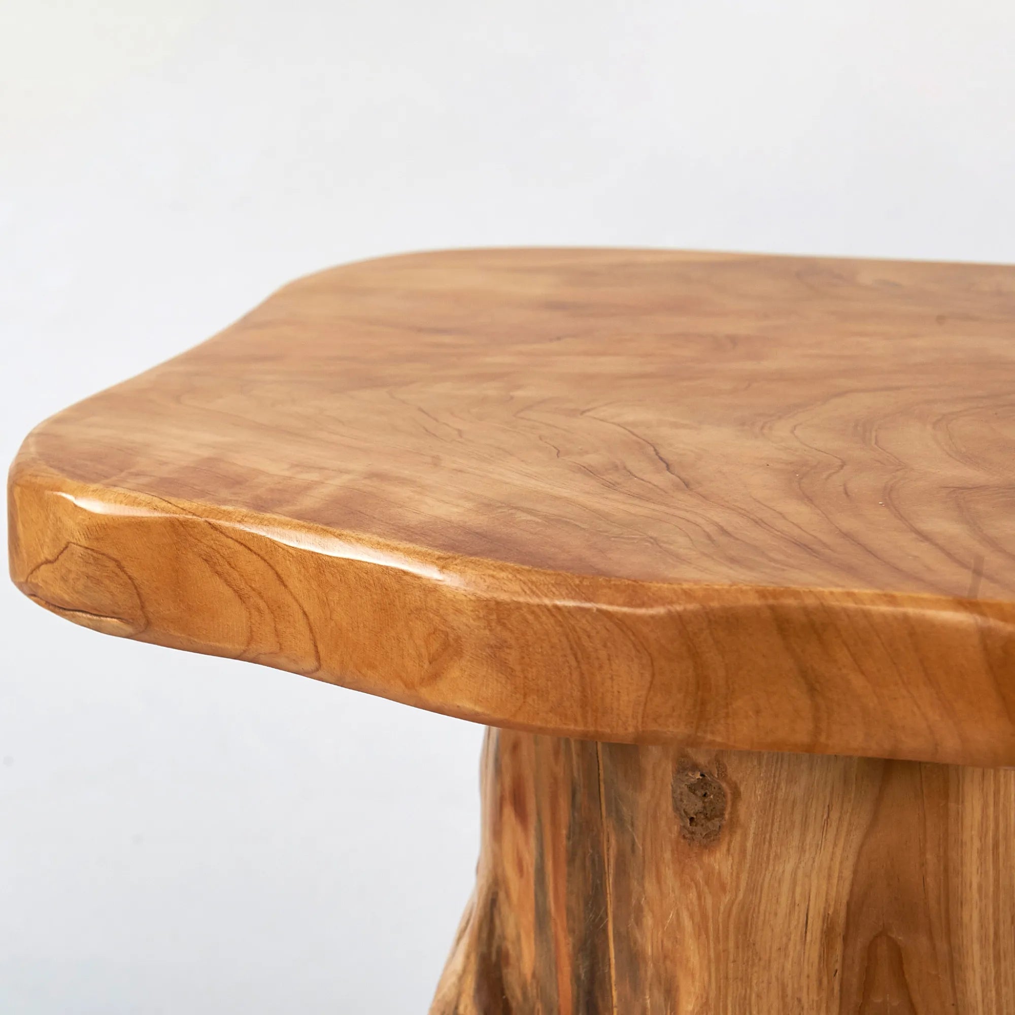 Cedar Wood Flower Stand End Table (13.5" x 15.5" x 19.5")