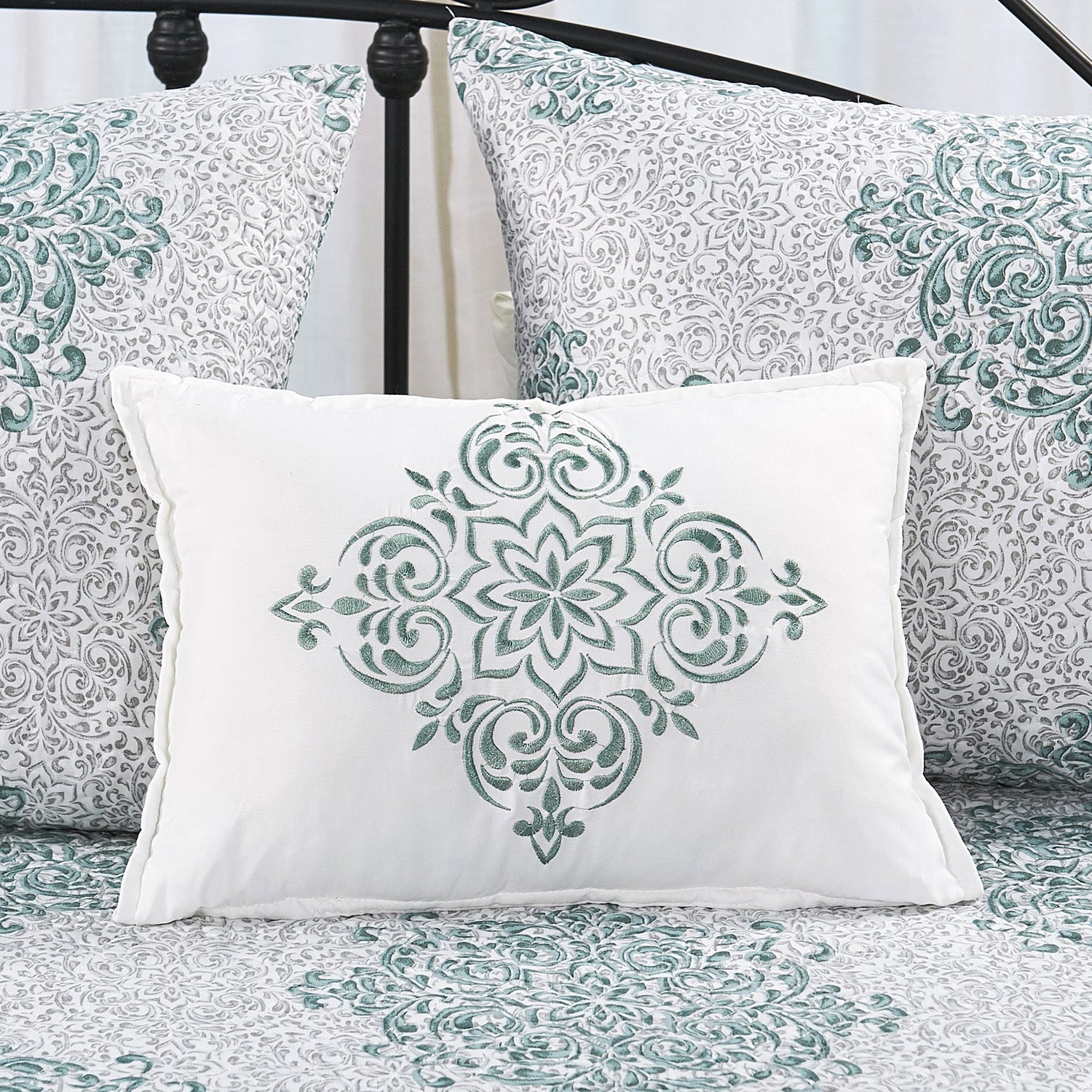 6 Piece Chelsea Daybed Bedspread Cover Set (75" x 39")