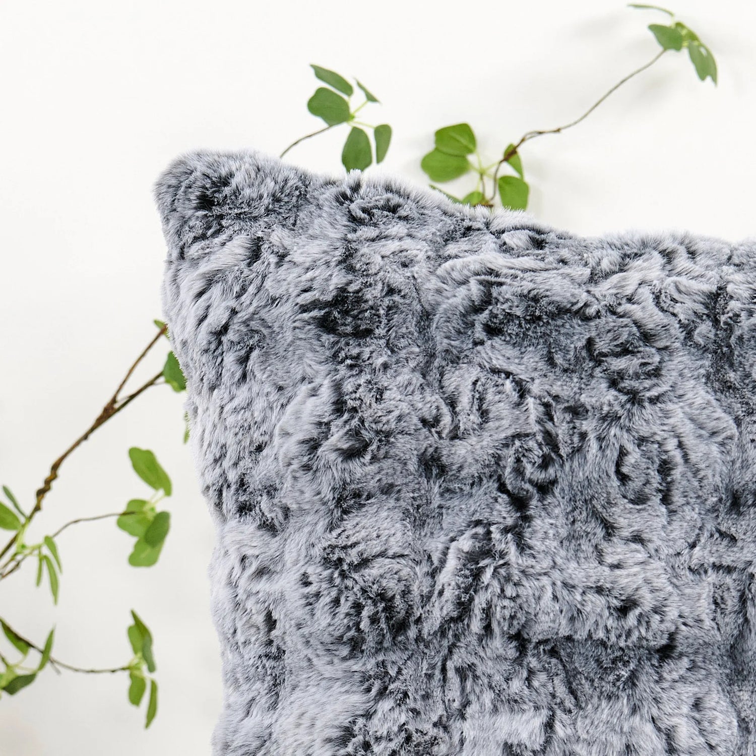 Variegated Faux Fur 1 Piece Decorative Pillow Cover (20" x 20")