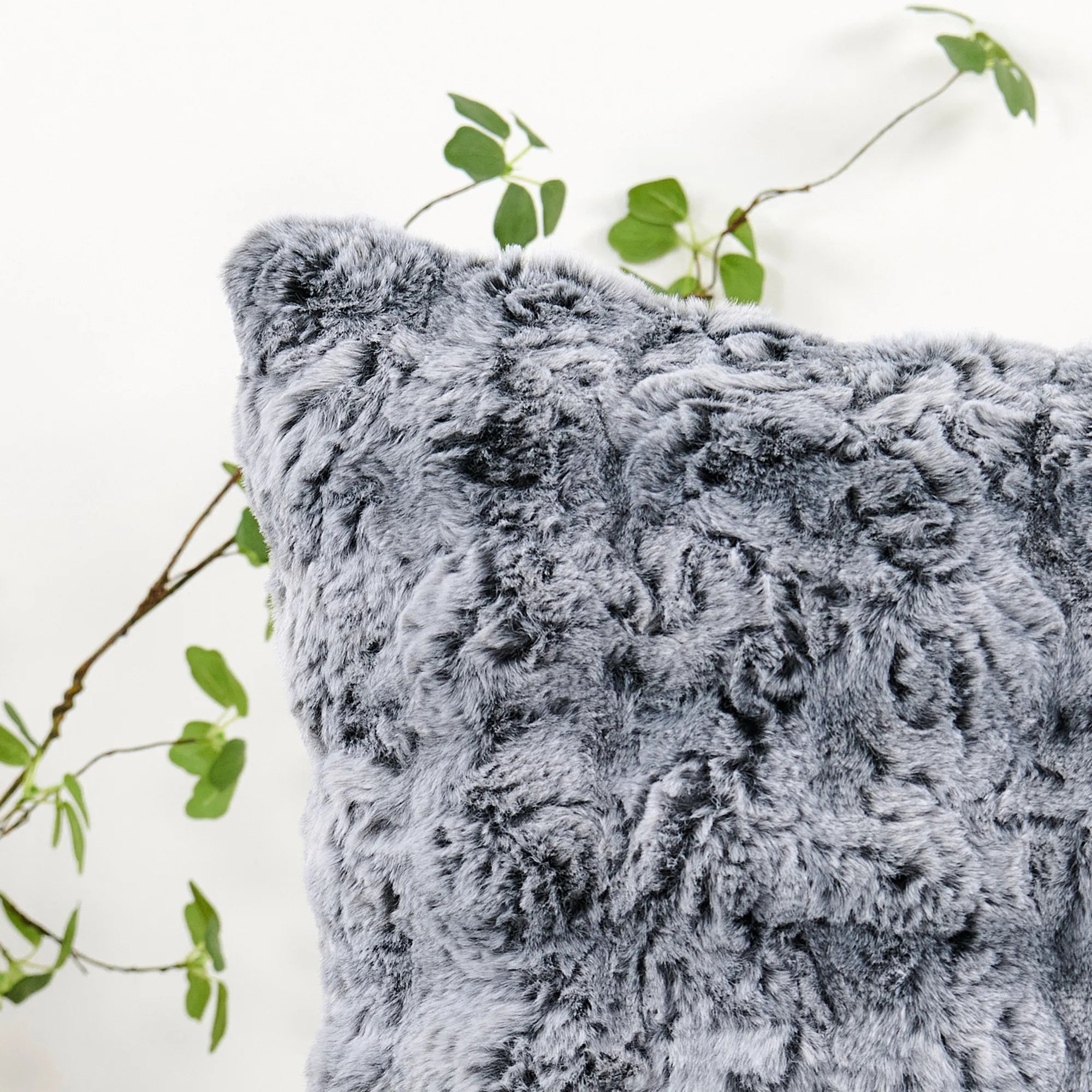 Variegated Faux Fur 1 Piece Decorative Pillow Cover (20" x 20")
