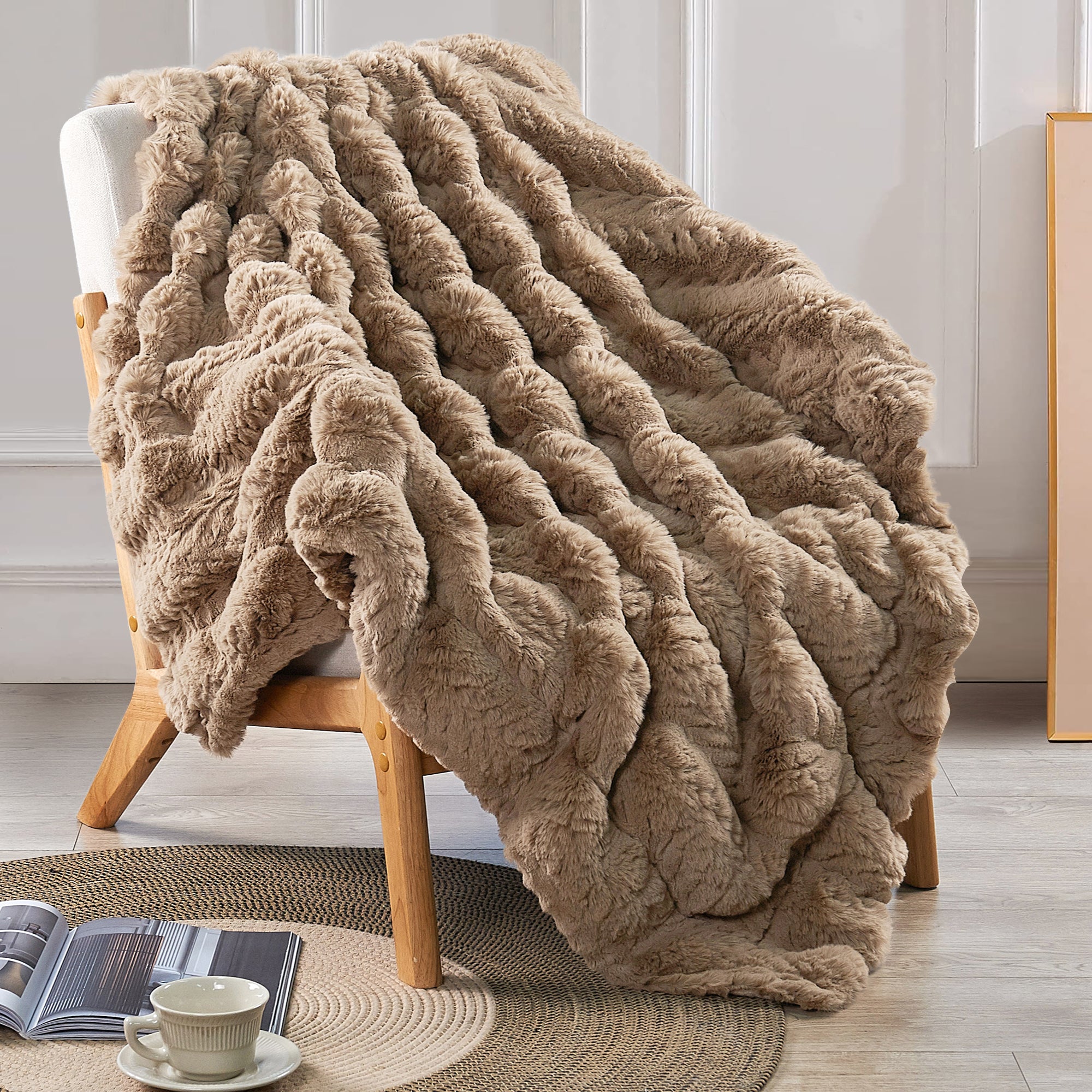 Tread Pattern Rabbit Faux Fur Throw Blanket (50"x60")