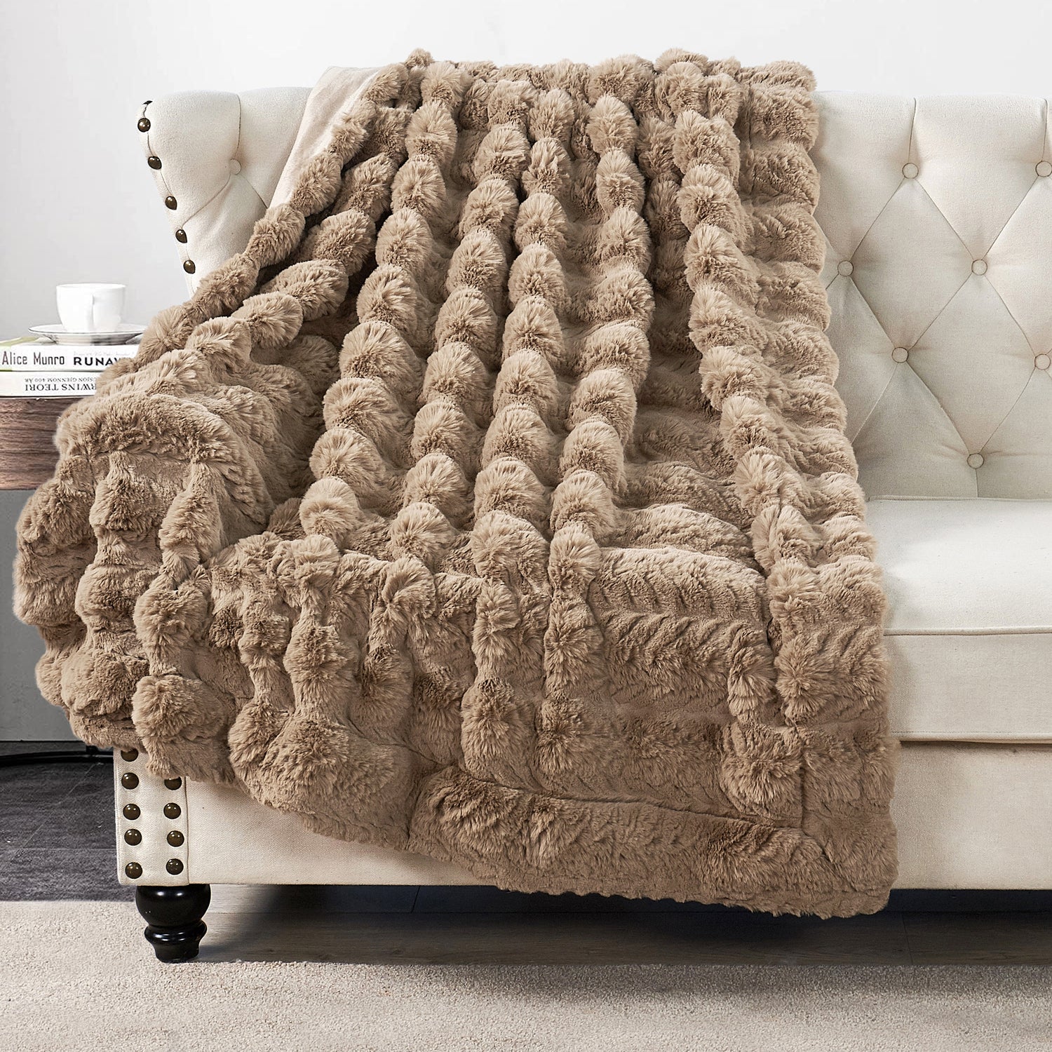 Tread Pattern Rabbit Faux Fur Throw Blanket (50"x60")