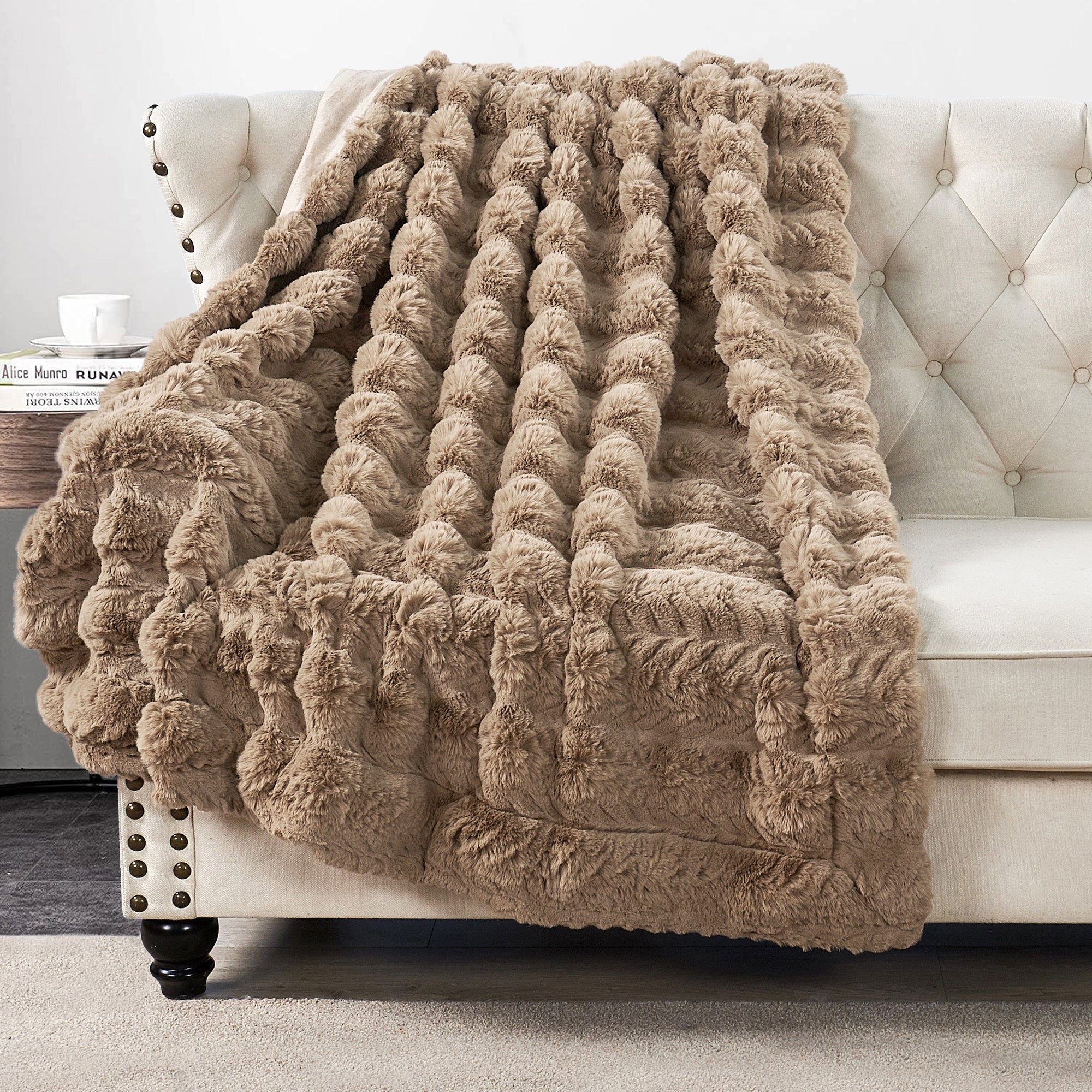 Tread Pattern Rabbit Faux Fur Throw Blanket (50"x60")