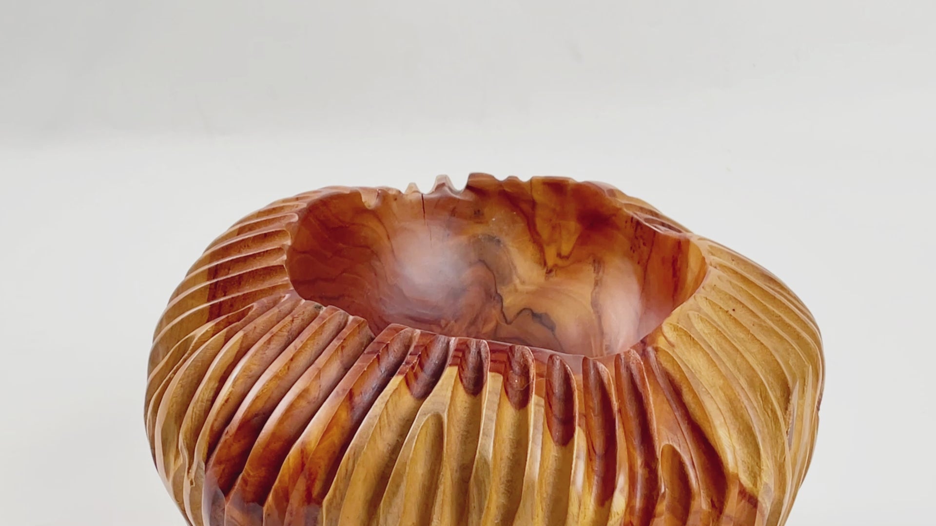 Royal Ulir Handcrafted Teak Vase (9.8" x 9.8" x 7.1")