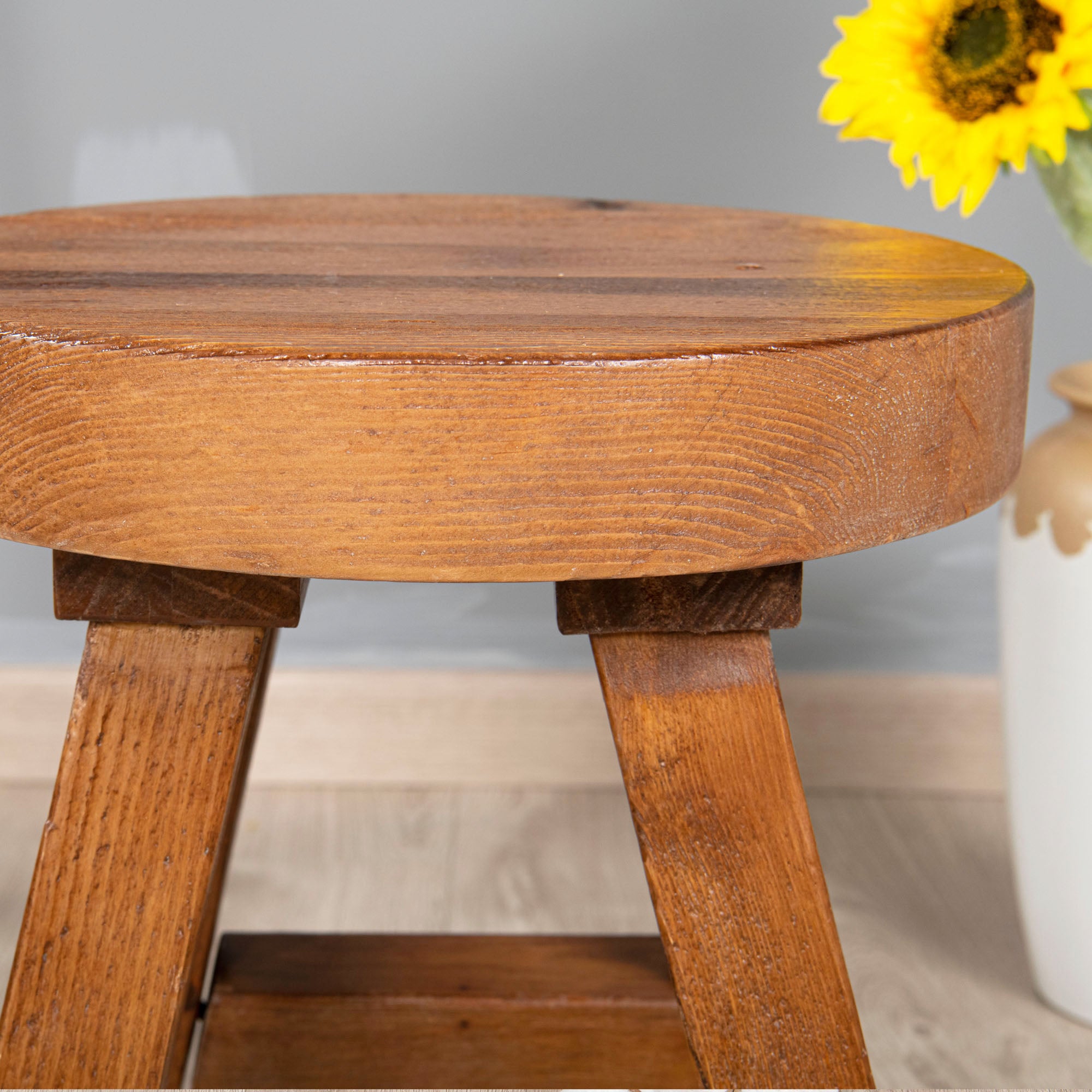 Old Pine Wood Round Stool (14" x 14" x 18")