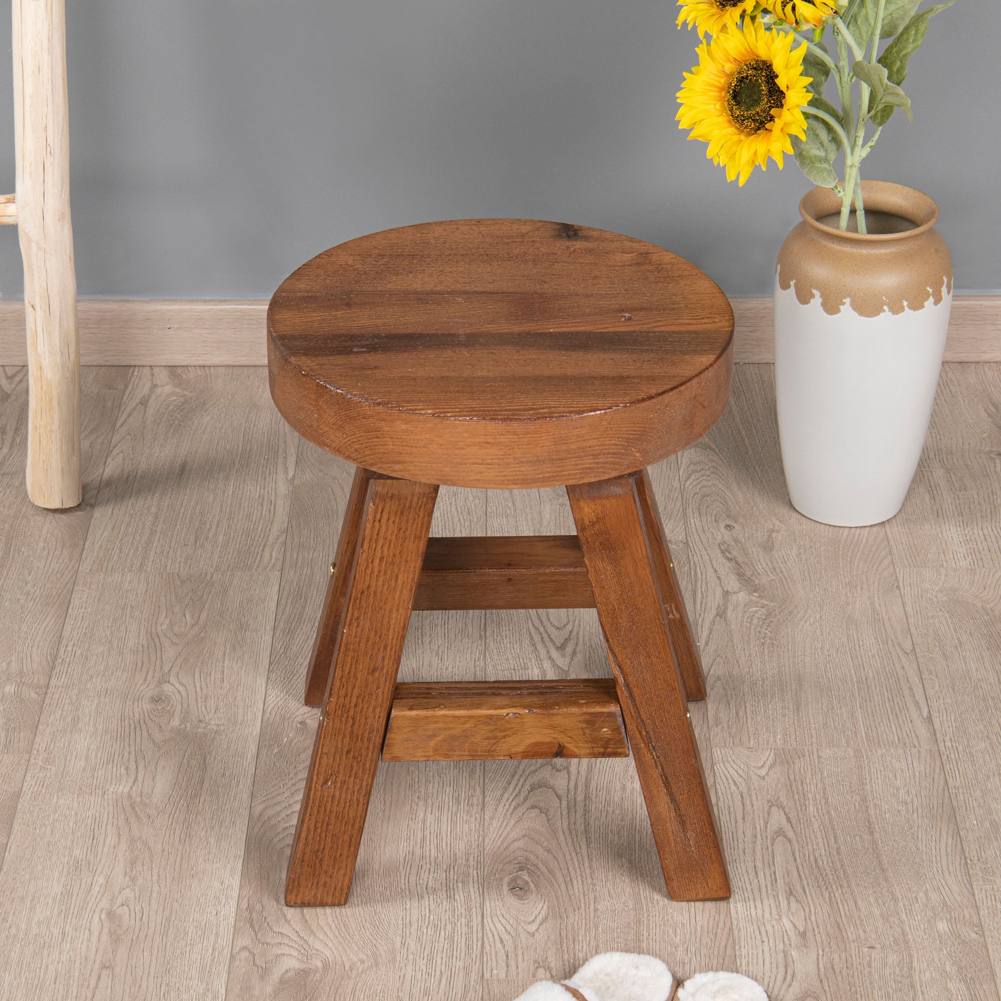 Old Pine Wood Round Stool (14" x 14" x 18")