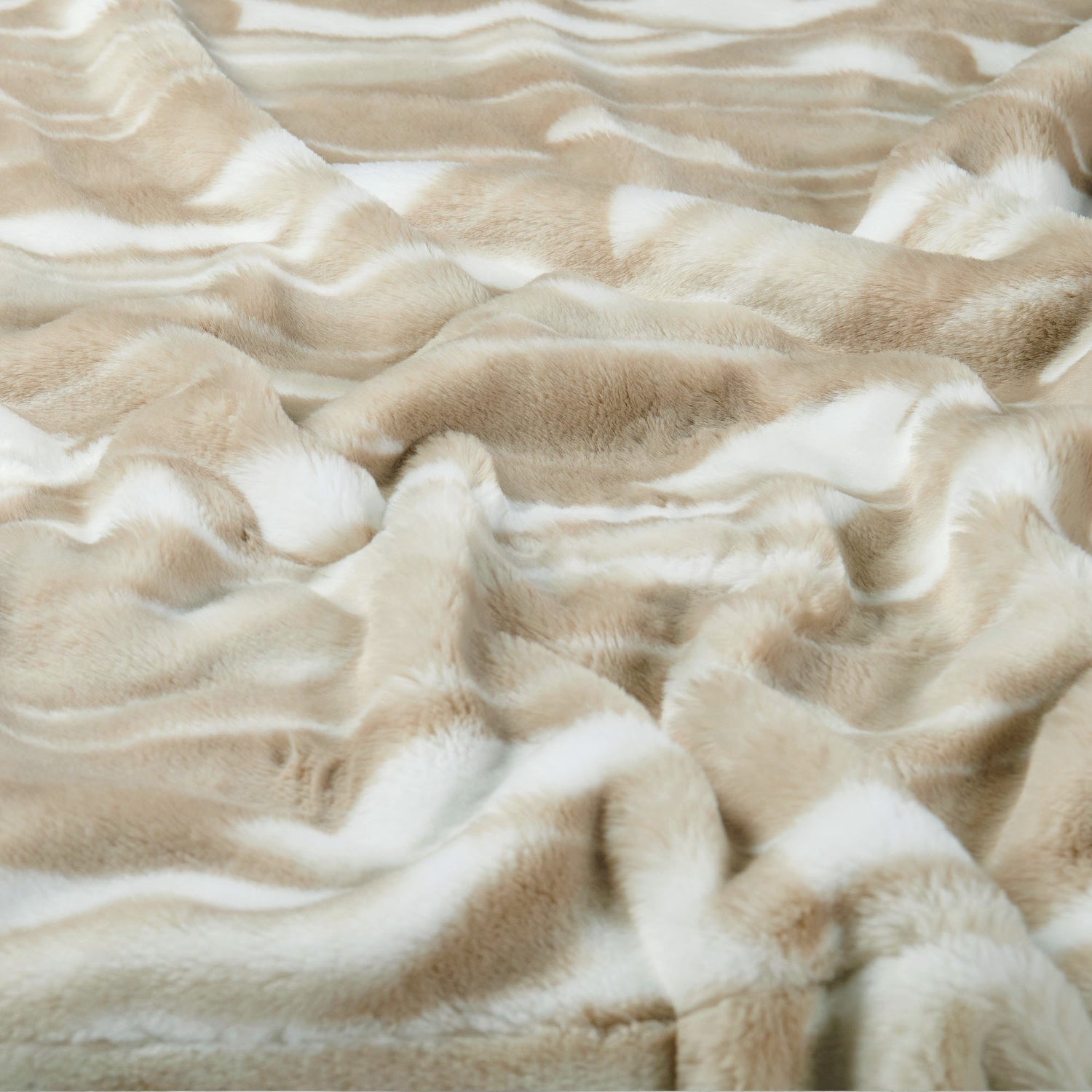 Beaver Faux Fur Throw Blanket (50"x60")