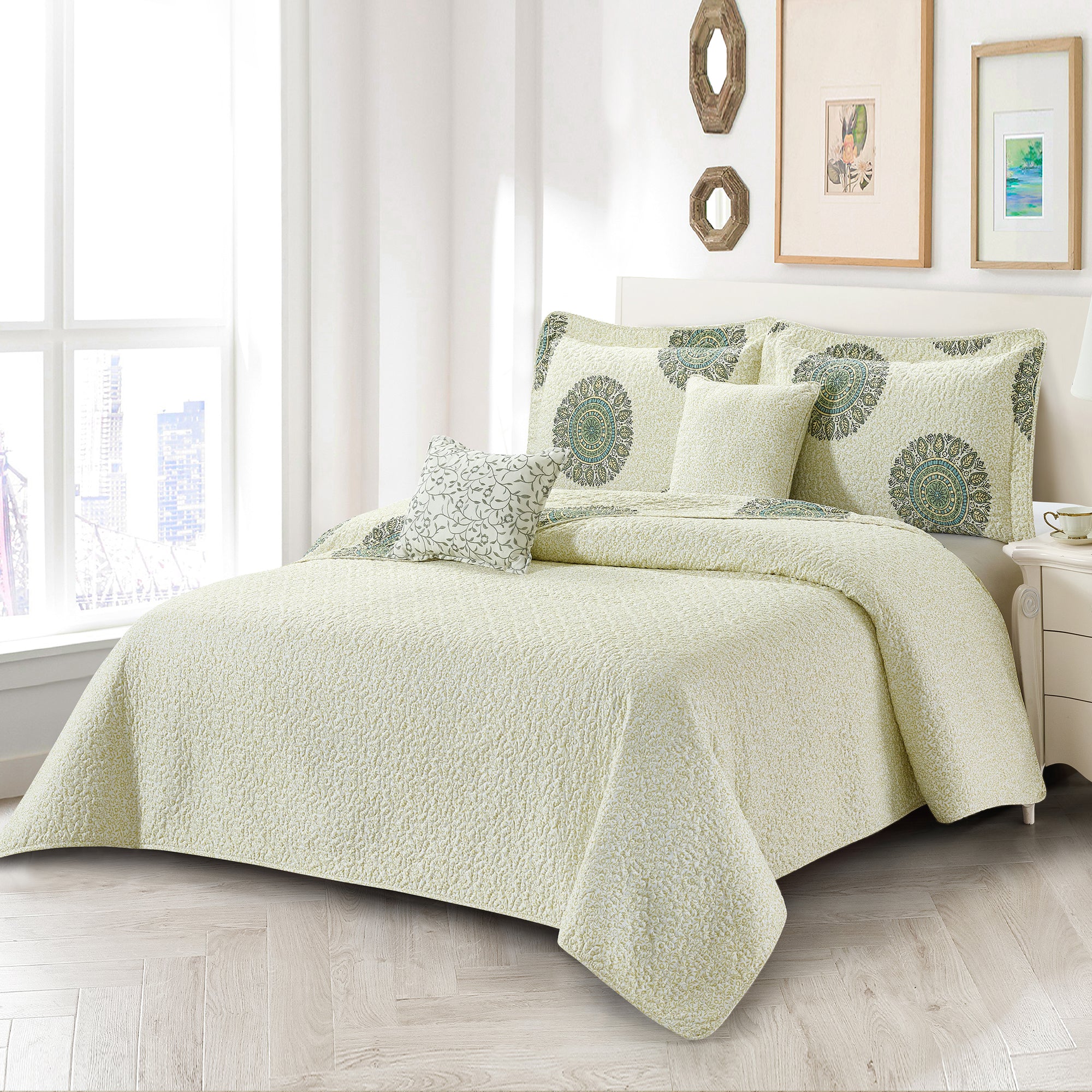 5 Piece Encore Printed Microfiber Quilt Bedspread Set