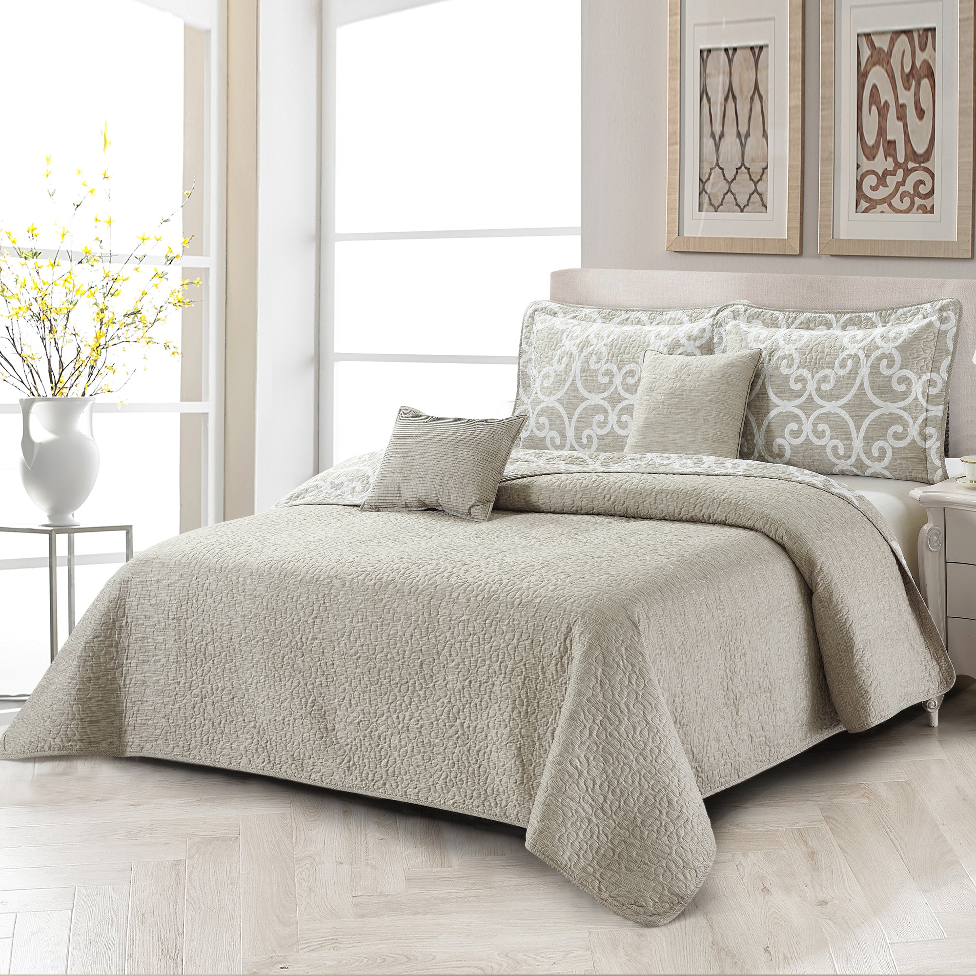 5 Piece Glena Gatework Printed Microfiber Quilt Bedspread Set