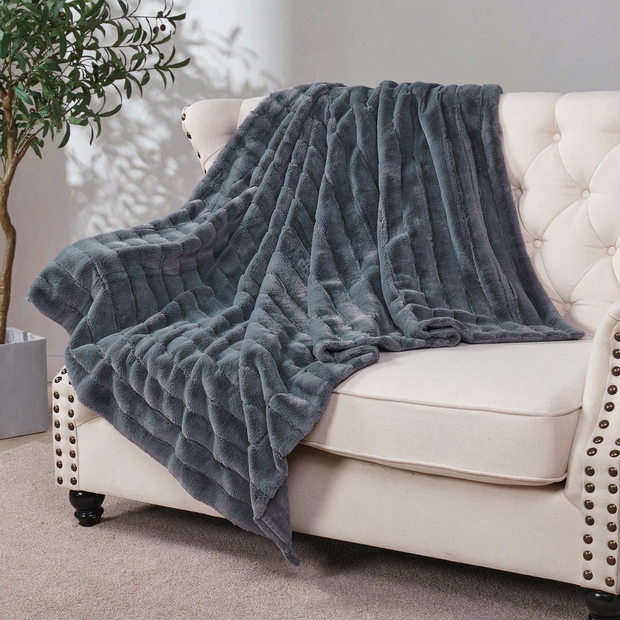 Willow Fur Throw Blanket (50"x60")