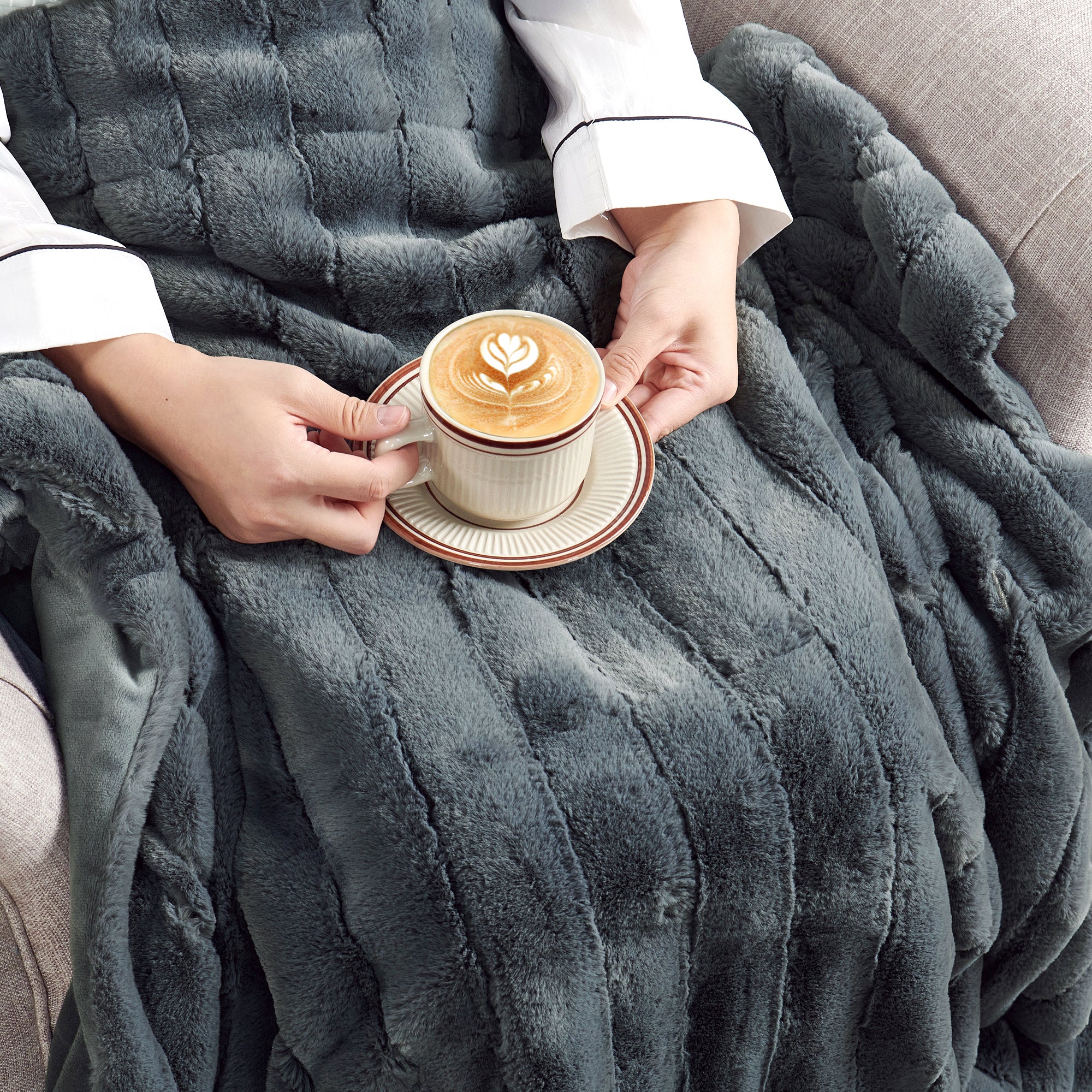 Willow Fur Throw Blanket (50"x60")