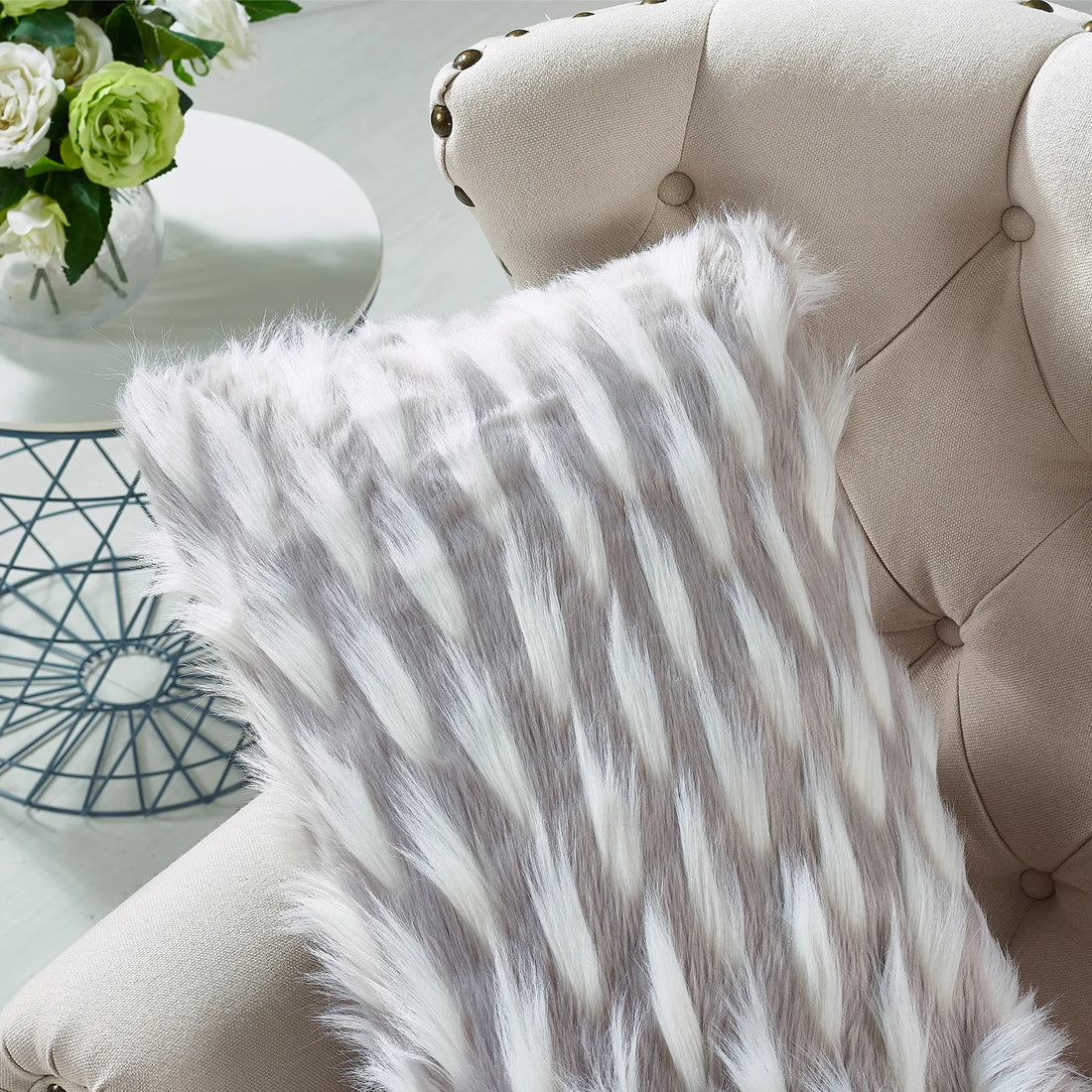 Color, Texture & Symmetry: Decorating With Throw Pillows | Home Soft Things