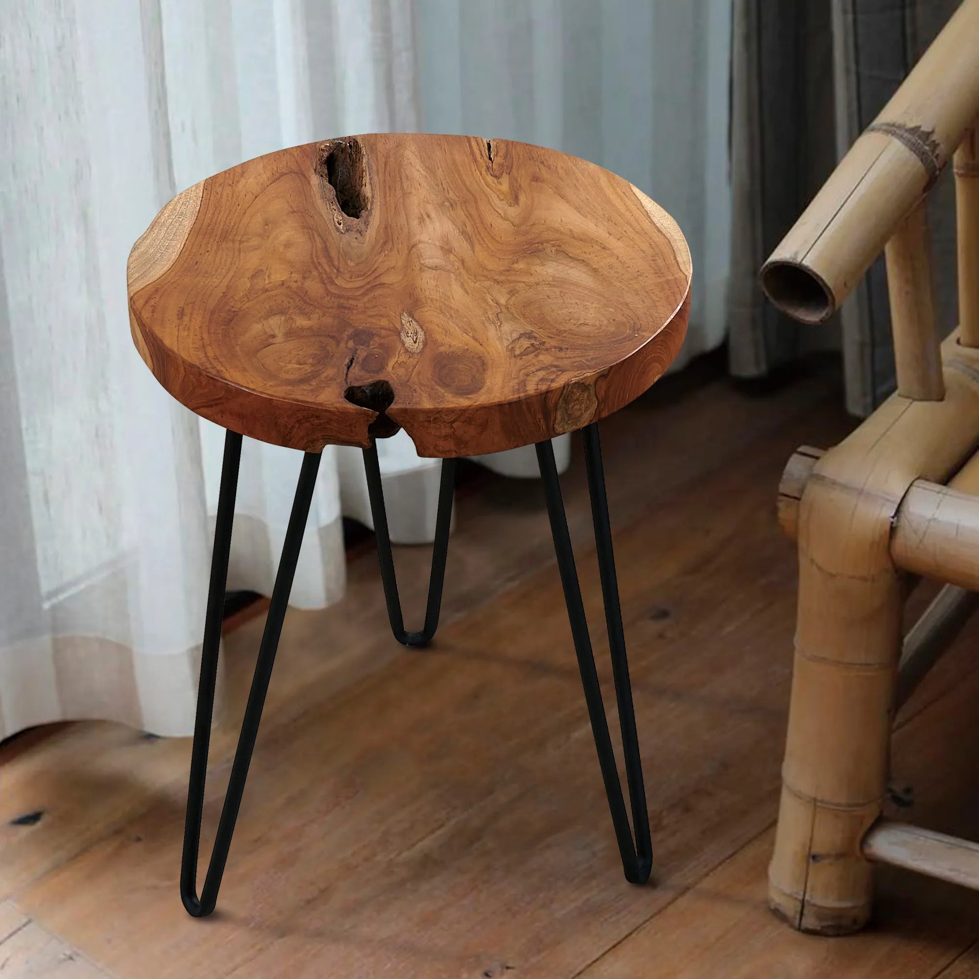 Teak Round End Table (15.7&quot; x 15.7&quot; x 17.9&quot;)