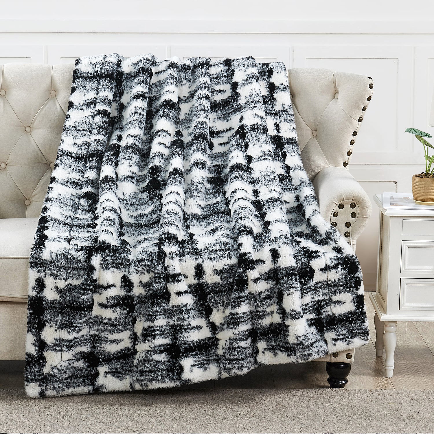 Two Tone Artistic Faux Fur Throw Blanket