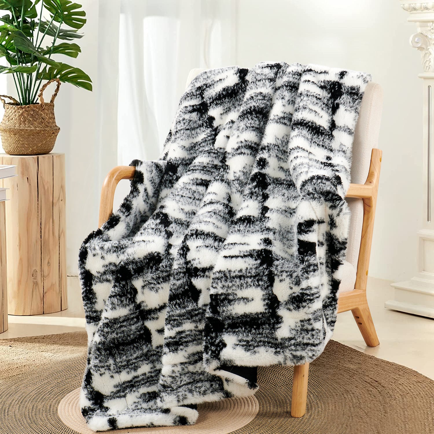 Two Tone Artistic Faux Fur Throw Blanket