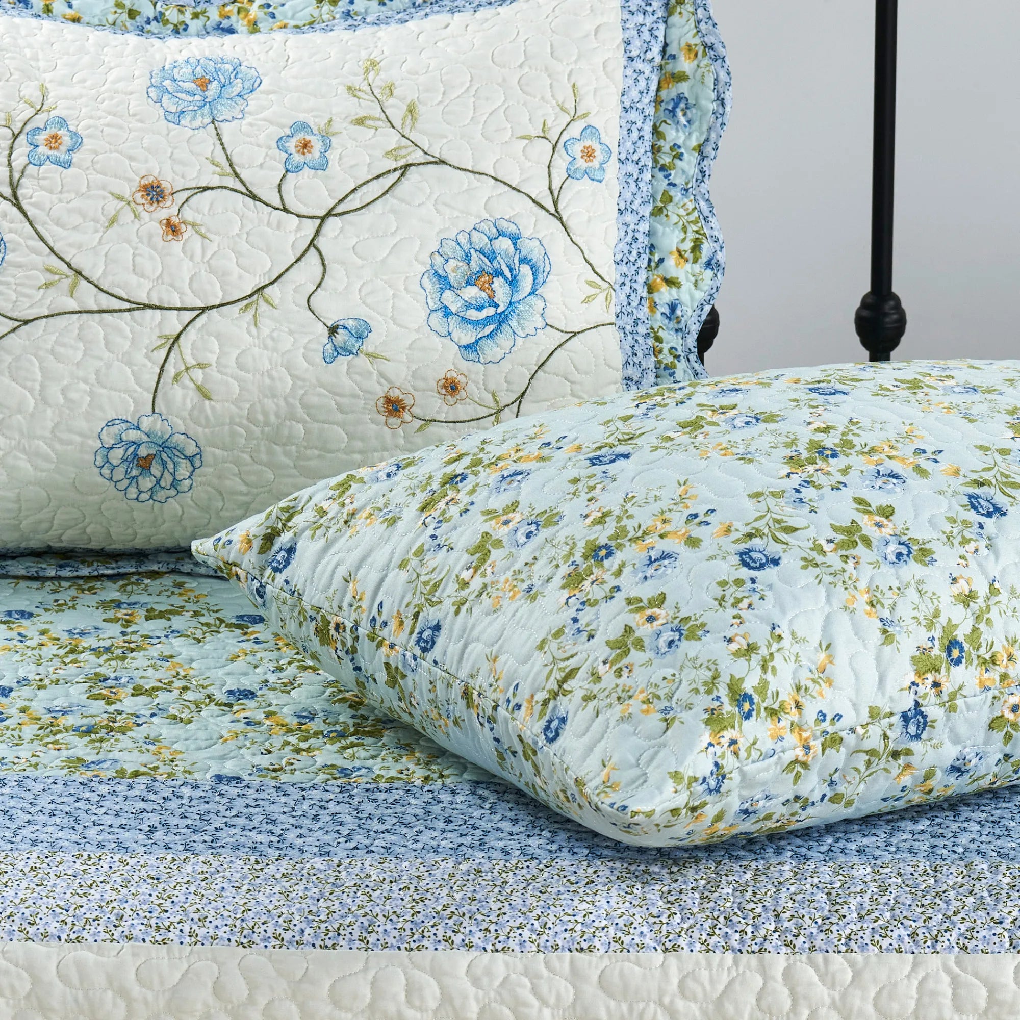 4 Piece Dorset Daybed Bedspread Cover Set (75&quot; x 39&quot;)