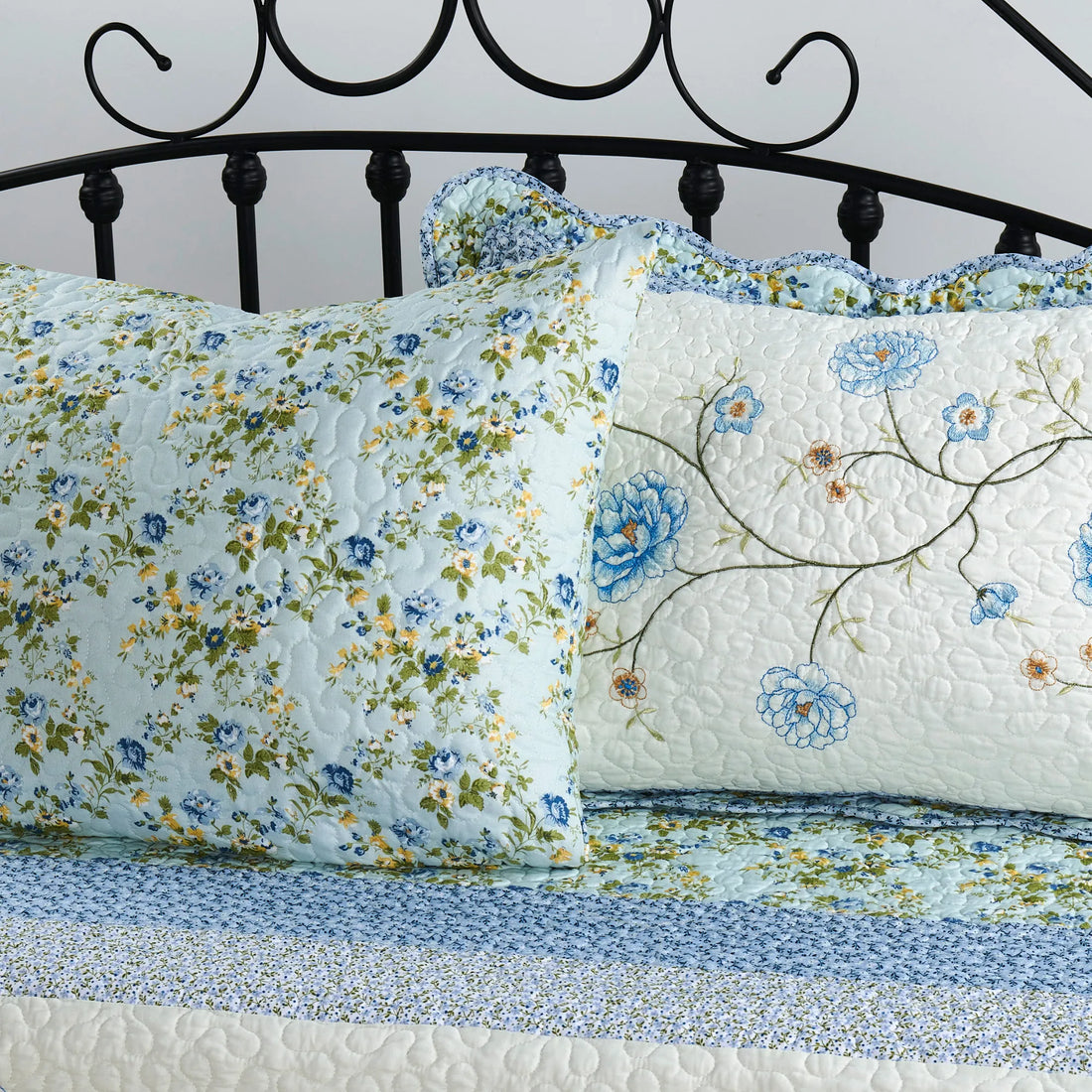 4 Piece Dorset Daybed Bedspread Cover Set (75&quot; x 39&quot;)