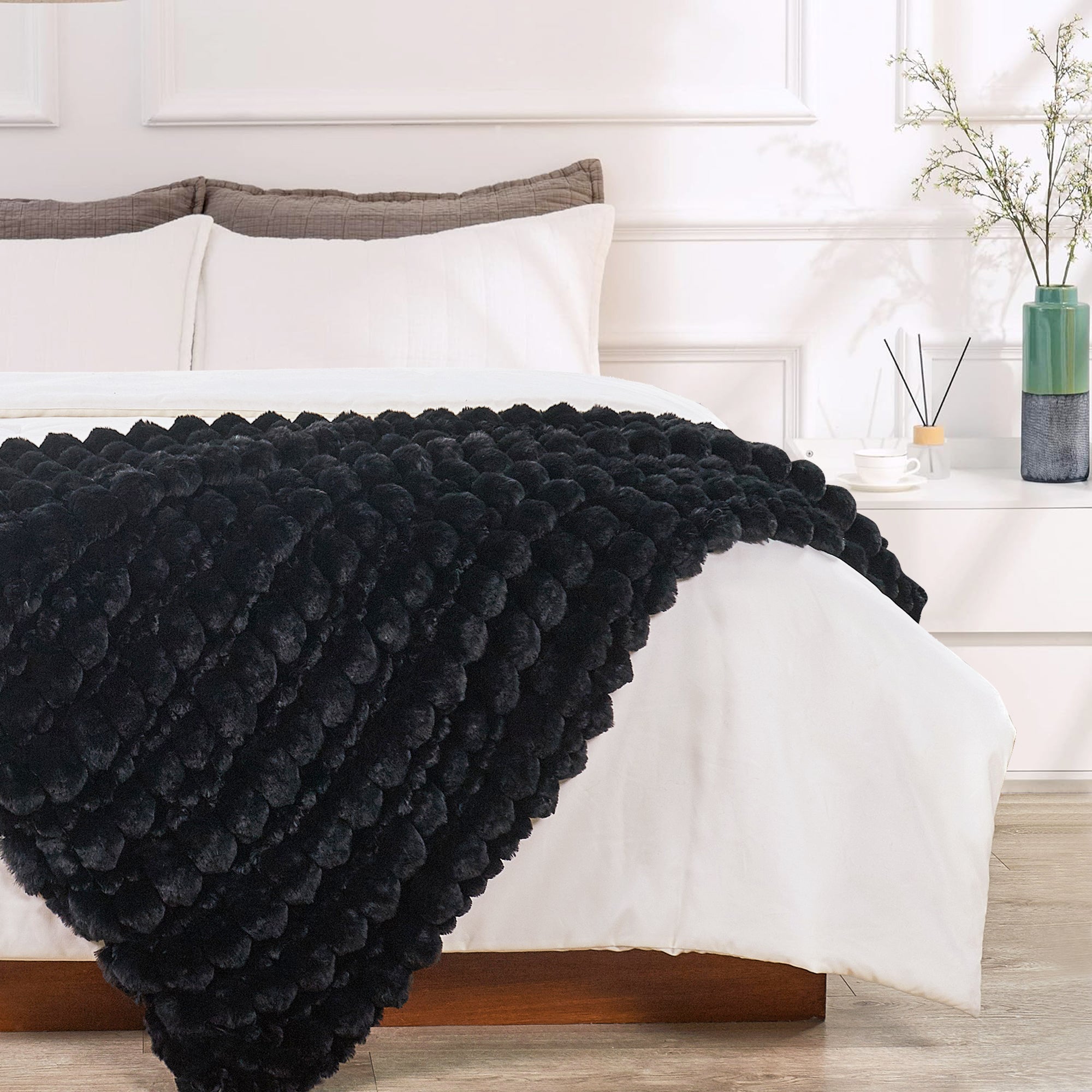 Textured Faux Fur-Spandex Bubble Throw Blanket (50&quot;x60&quot;)