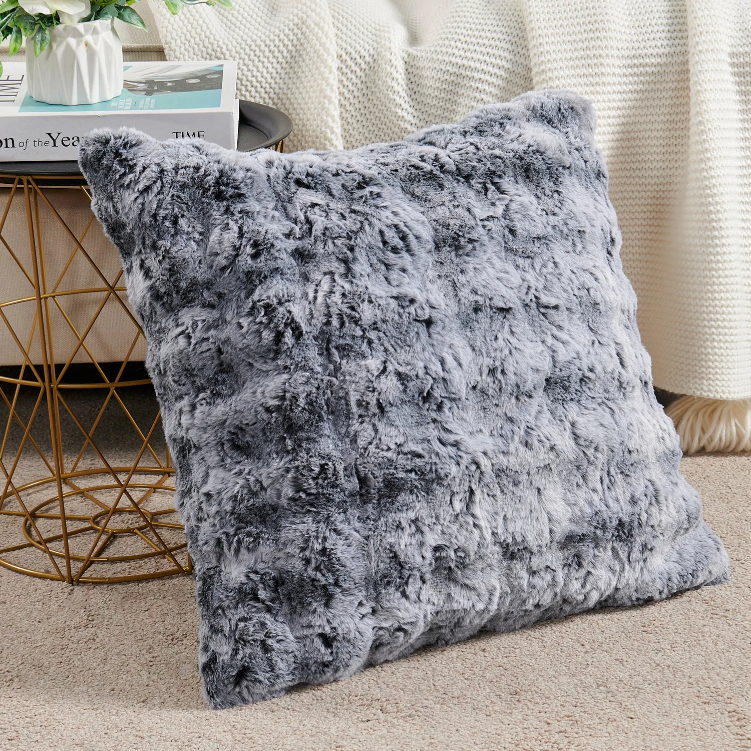 Variegated Faux Fur 1 Piece Decorative Pillow Cover (20&quot; x 20&quot;)