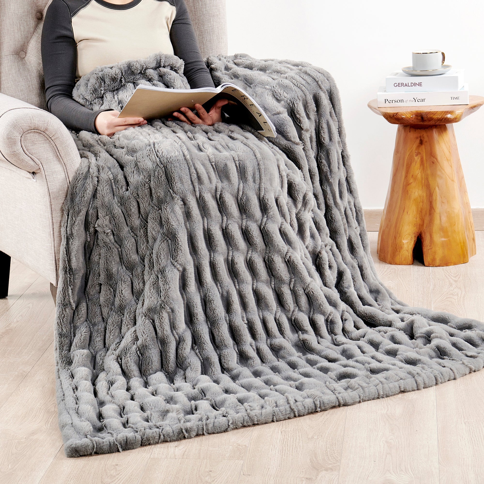 Stretchy Solid Color Faux Fur Throw Blanket - 50&quot; x 60&quot;
