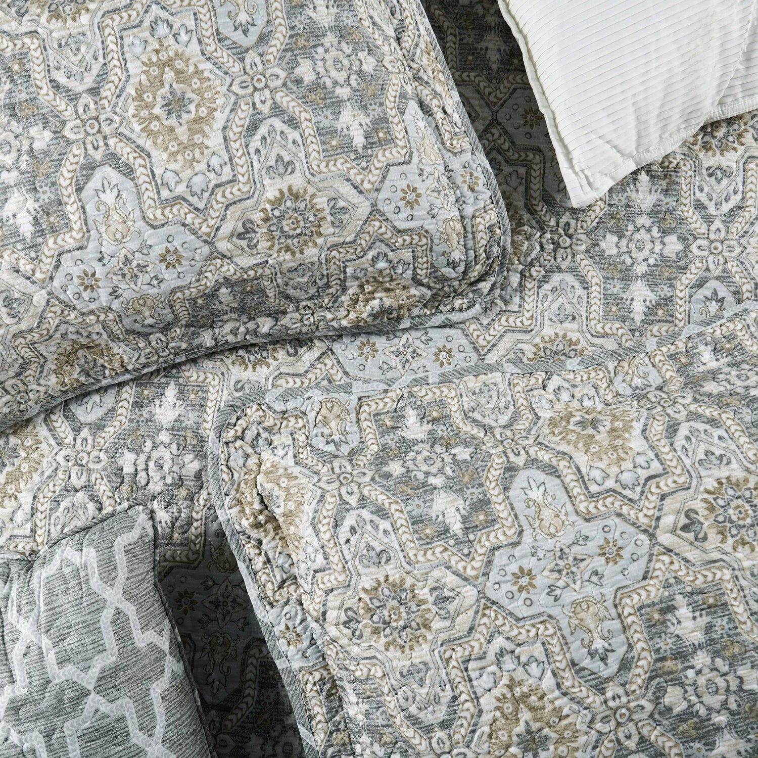 5 Piece Lanza Printed Microfiber Quilts Set