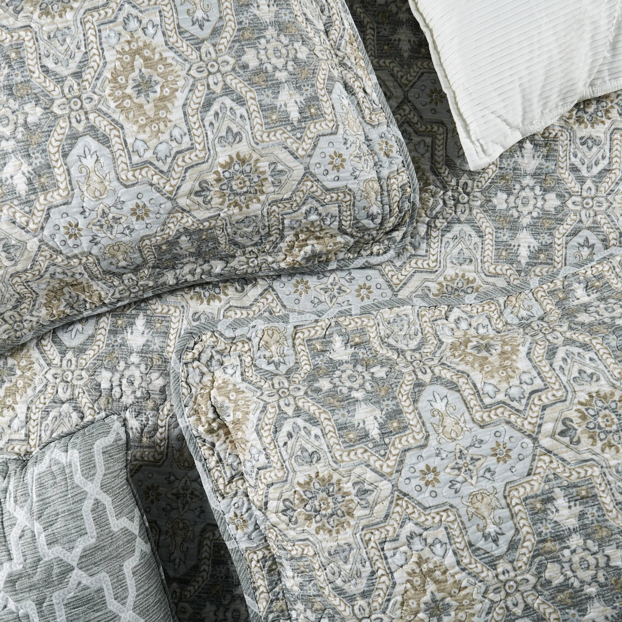 5 Piece Lanza Printed Microfiber Quilts Set