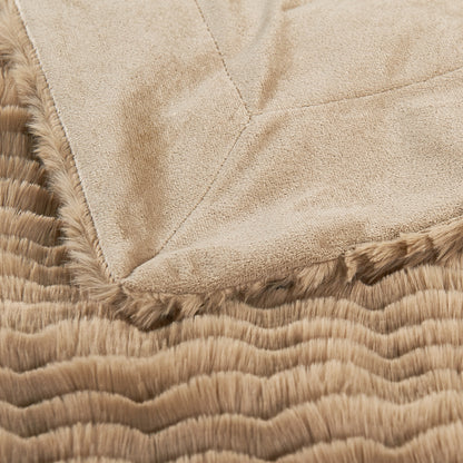 Wavy Pattern Faux Fur Throw Blanket (50&quot;x60&quot;)