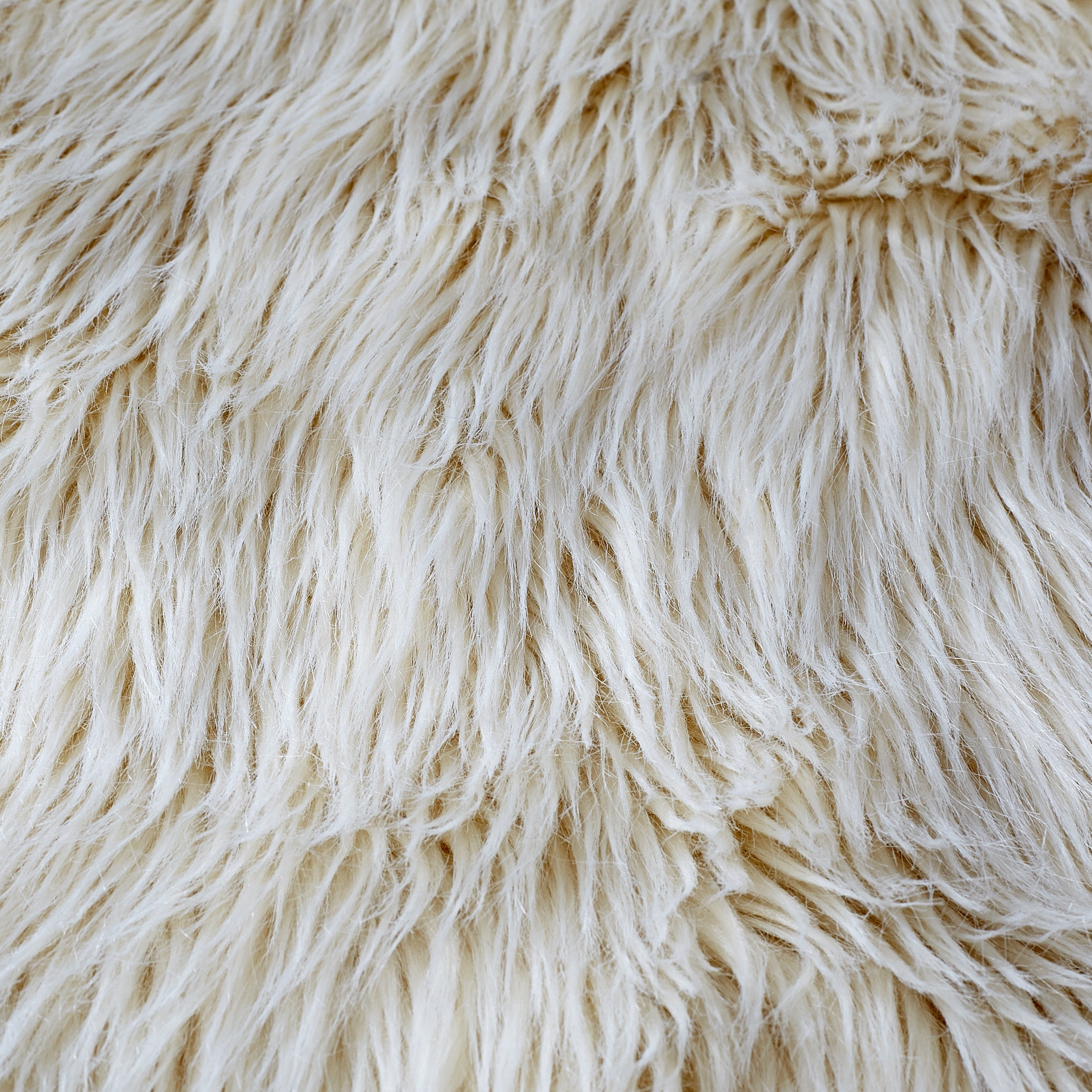 Shaggy Faux Fur Rug (3&quot;x6&quot;)