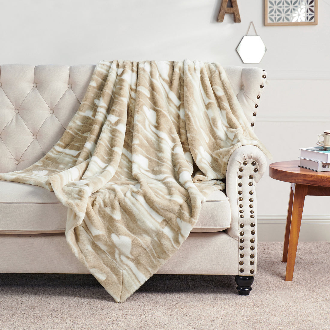 Beaver Faux Fur Throw Blanket (50"x60")