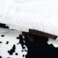 Manta con respaldo de sherpa y piel sintética Animal Nature - 86&
