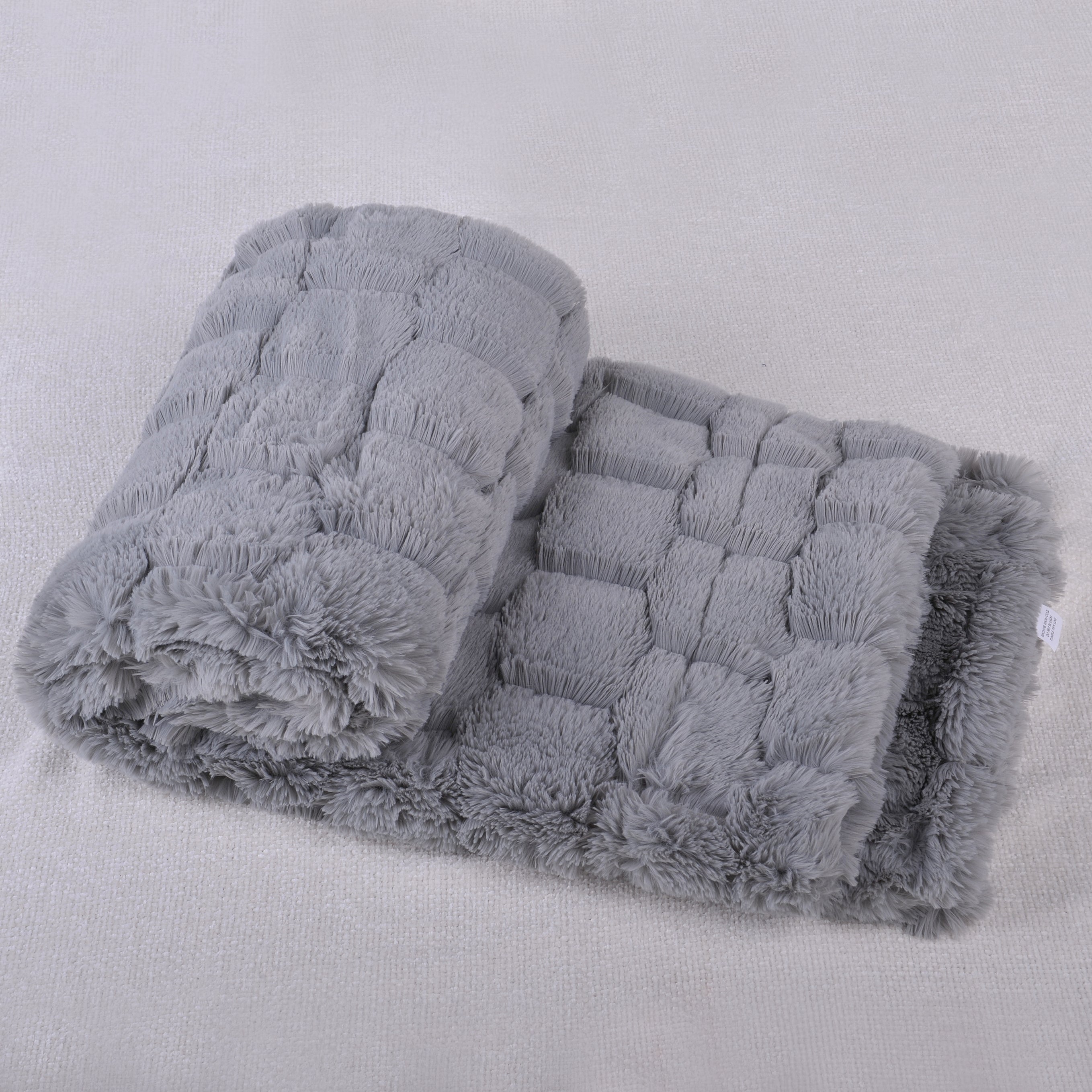 Honeycomb Faux Fur Throw Blanket (50&quot;x70&quot;)