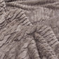 Manta de piel sintética cepillada Colleen Air de 60 x 70 pulgadas 